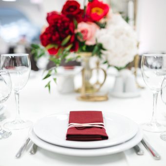 Luxurious decoration of the table